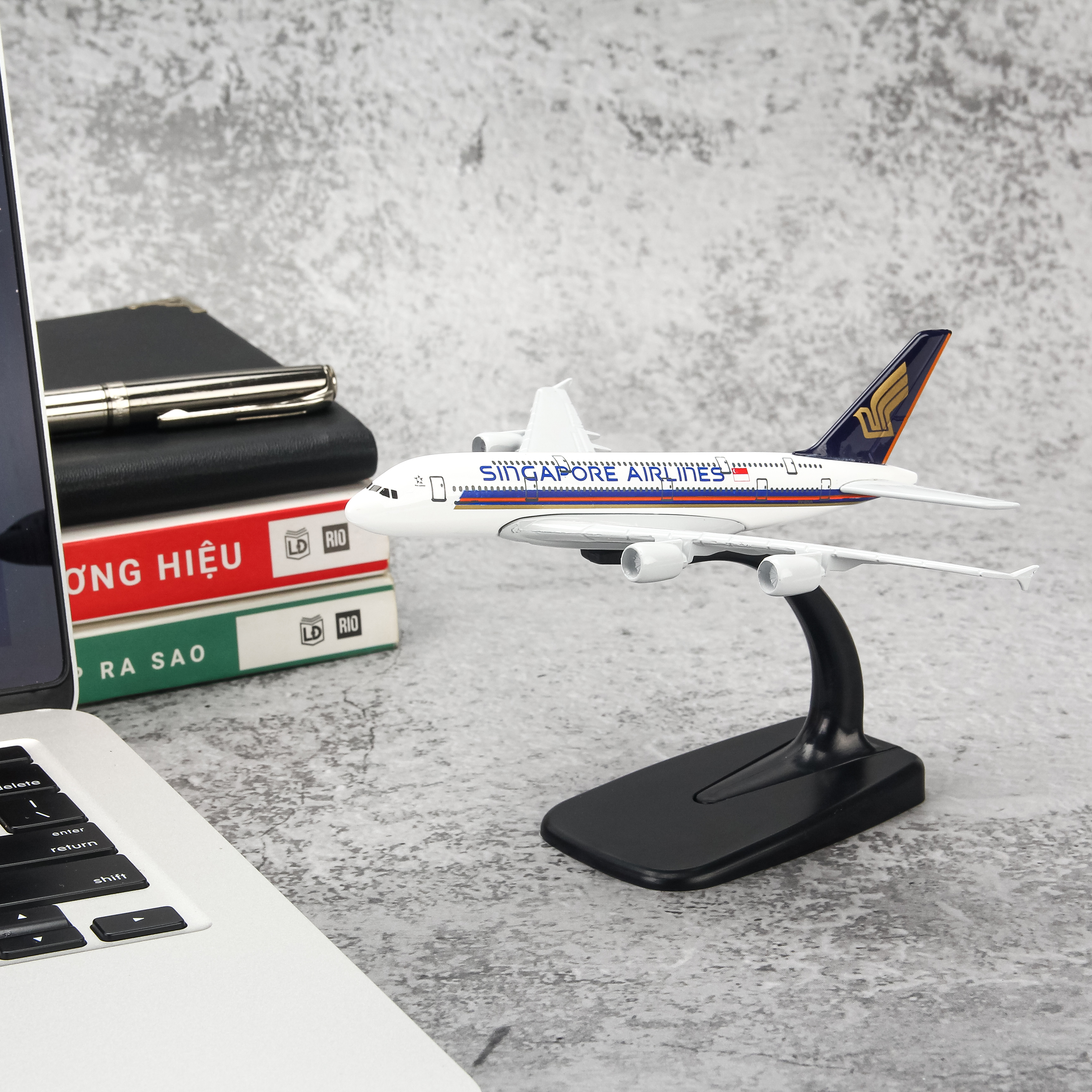 Mô Hình Máy Bay Trưng Bày Airbus A380 Singapore Airlines Everfly