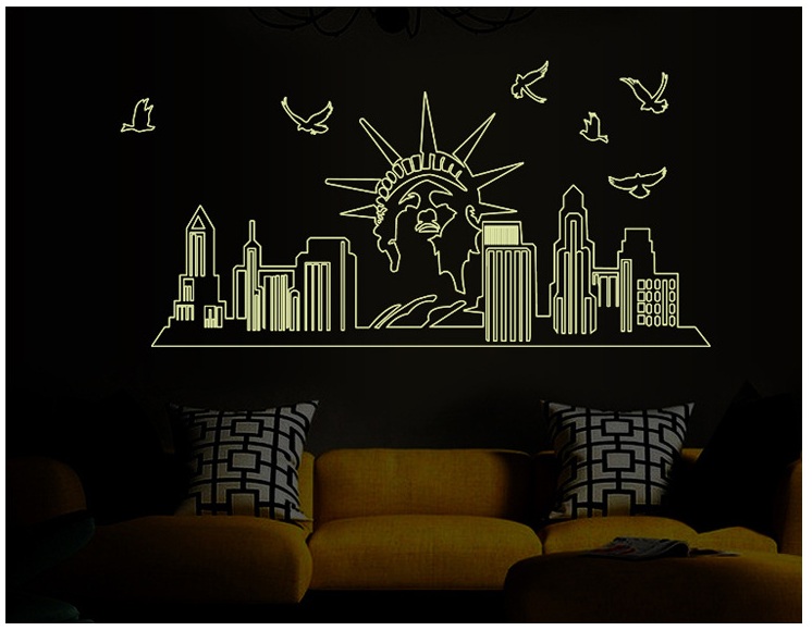 Decal dán tường Dạ quang New York AmyShop DDQ005