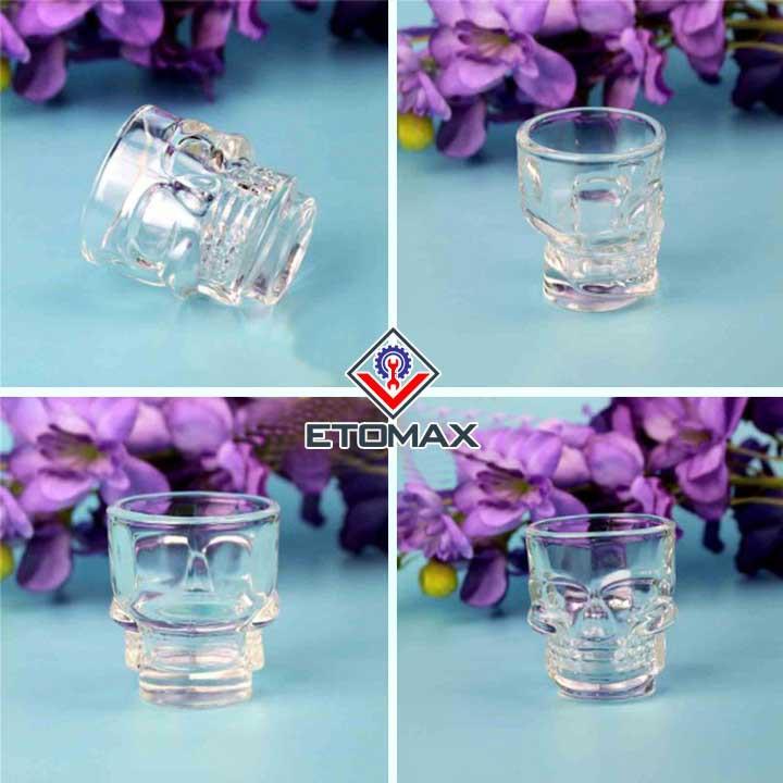 Ly thủy tinh hình đầu lâu 3D độc đáo