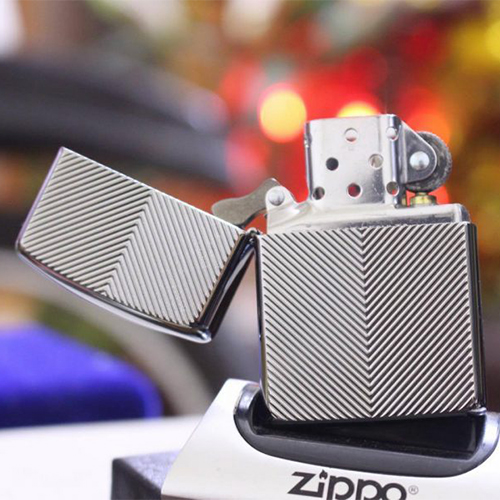 Bật Lửa Zippo 167 Line Armor High Polish Chrome