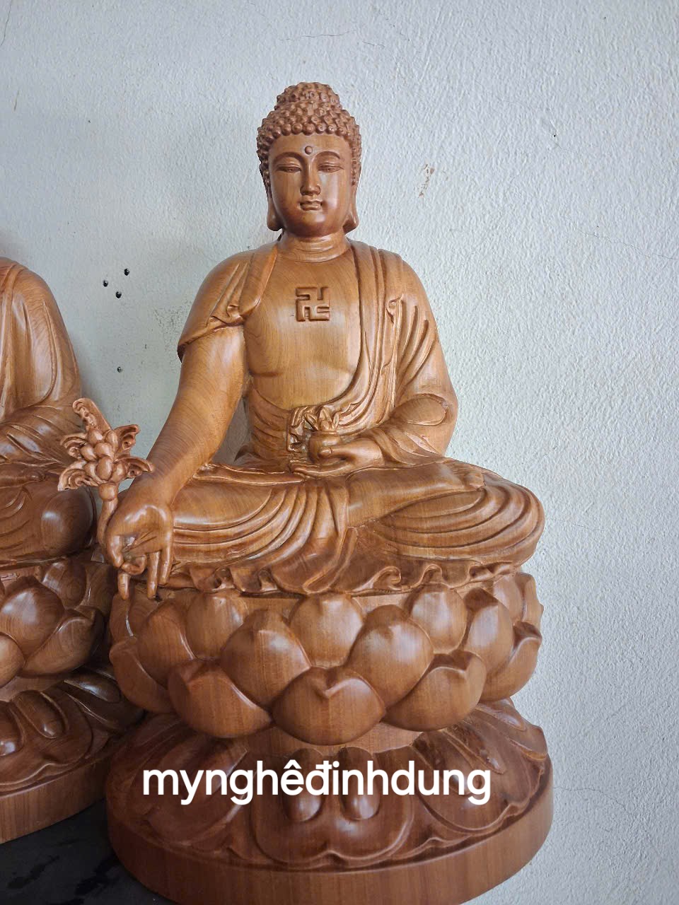 BỘ tượng tam thế phật bằng gỗ bách xanh thơm nức cao 40x24x20cm