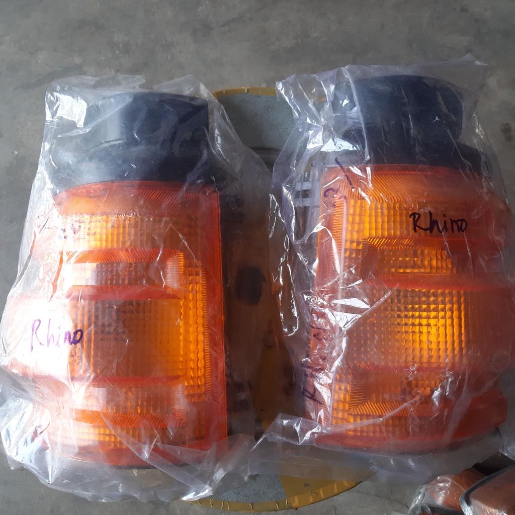 Đèn xi nhan Xe Rhino 5 tấn - Trái phải khác nhau. Rẻ hơn khi mua cả cặp