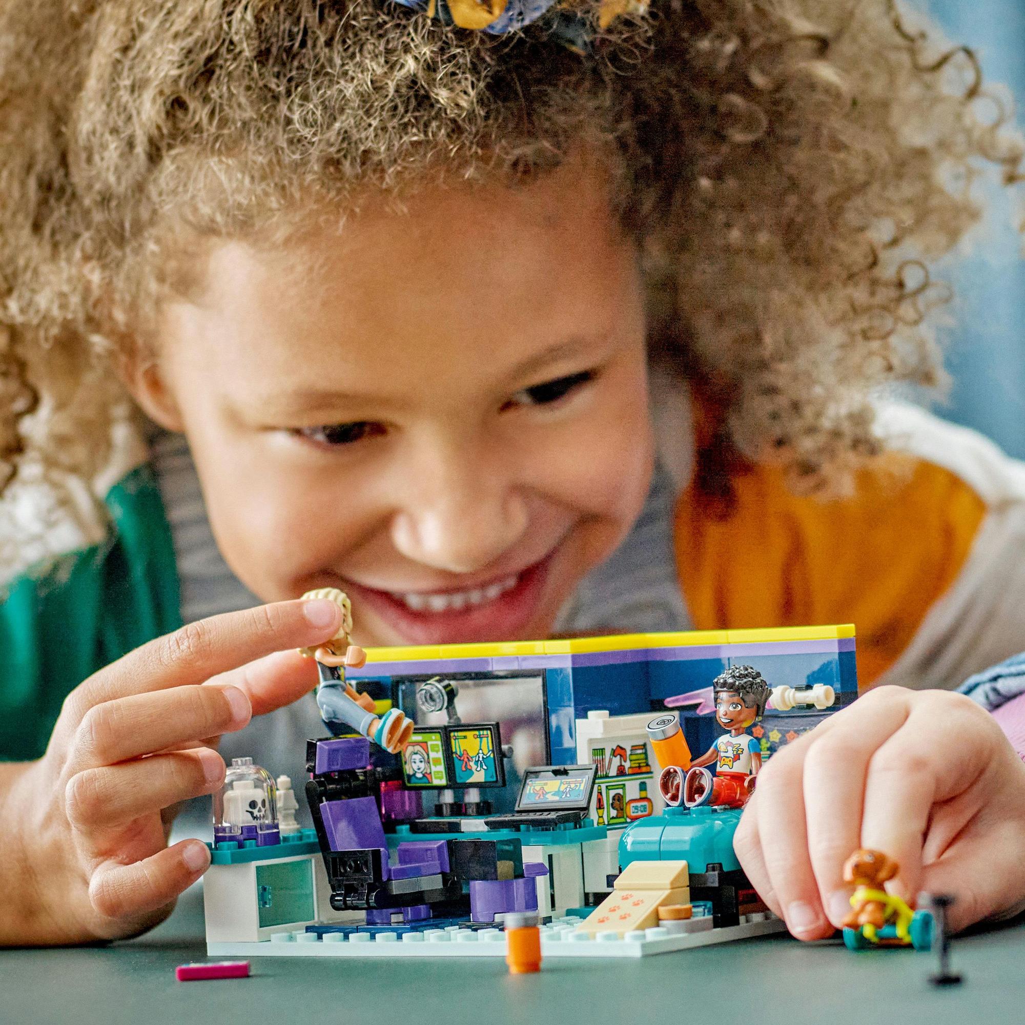 LEGO Friends 41755 Phòng Ngủ Của Nova
