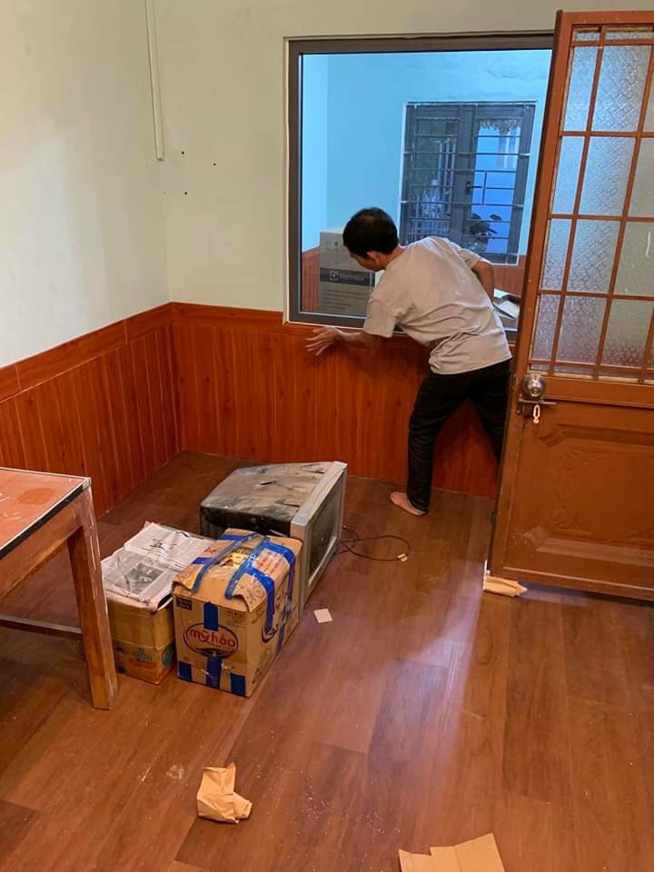 Bộ 10 Tấm Xốp Dán Tường Gỗ Nâu Đỏ, Gỗ Đỏ Cách Âm, Chống Va Đập, Bền Đẹp, Sang Trọng