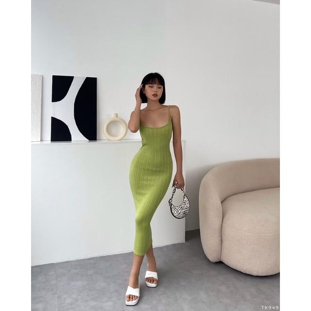 Đầm khoét eo