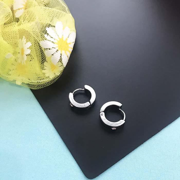 Khuyên tai tròn đính đá unisex