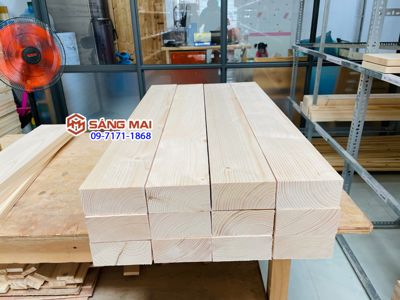 Thanh gỗ thông 5cm x 10cm x dài 1m + láng mịn 4 mặt