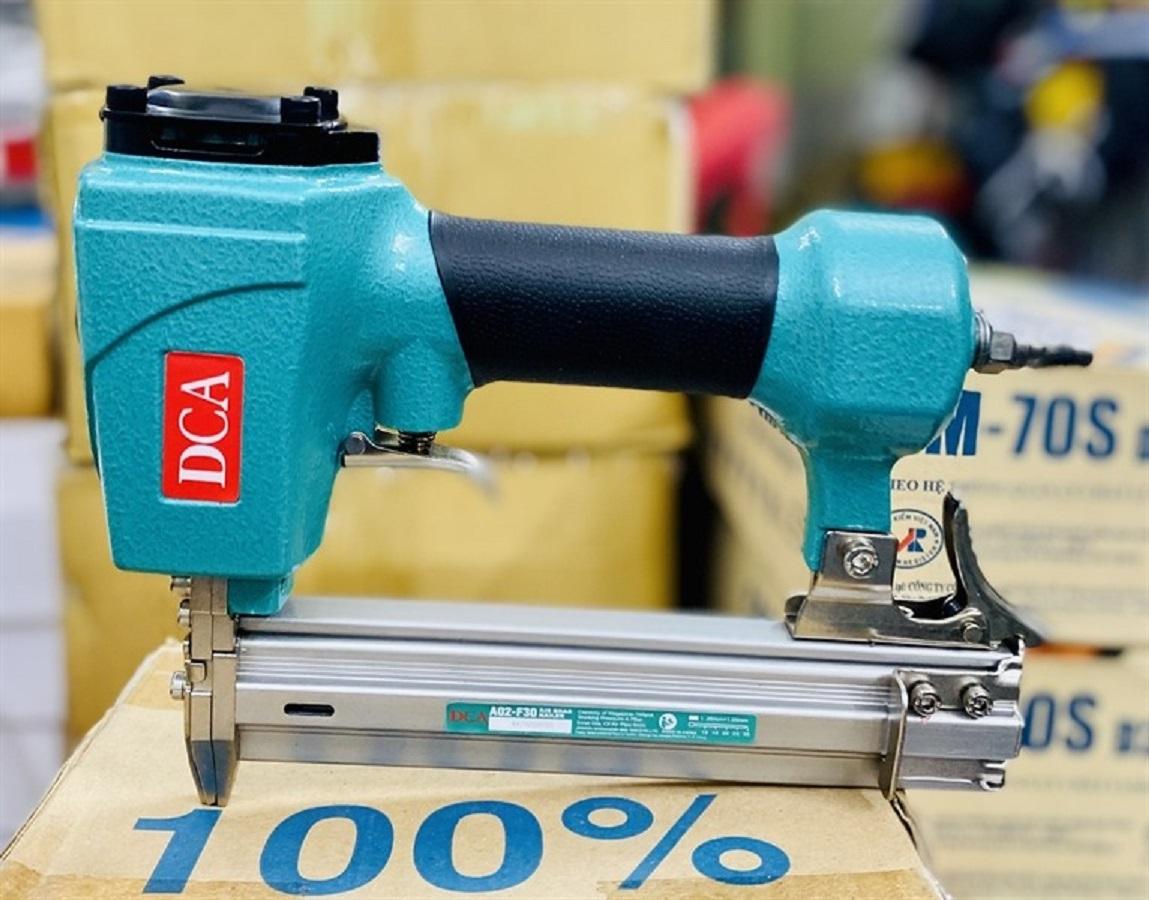 SÚNG BẮN ĐINH THẲNG DÙNG HƠI (4-7 BAR) DCA A02-F30 - HÀNG CHÍNH HÃNG
