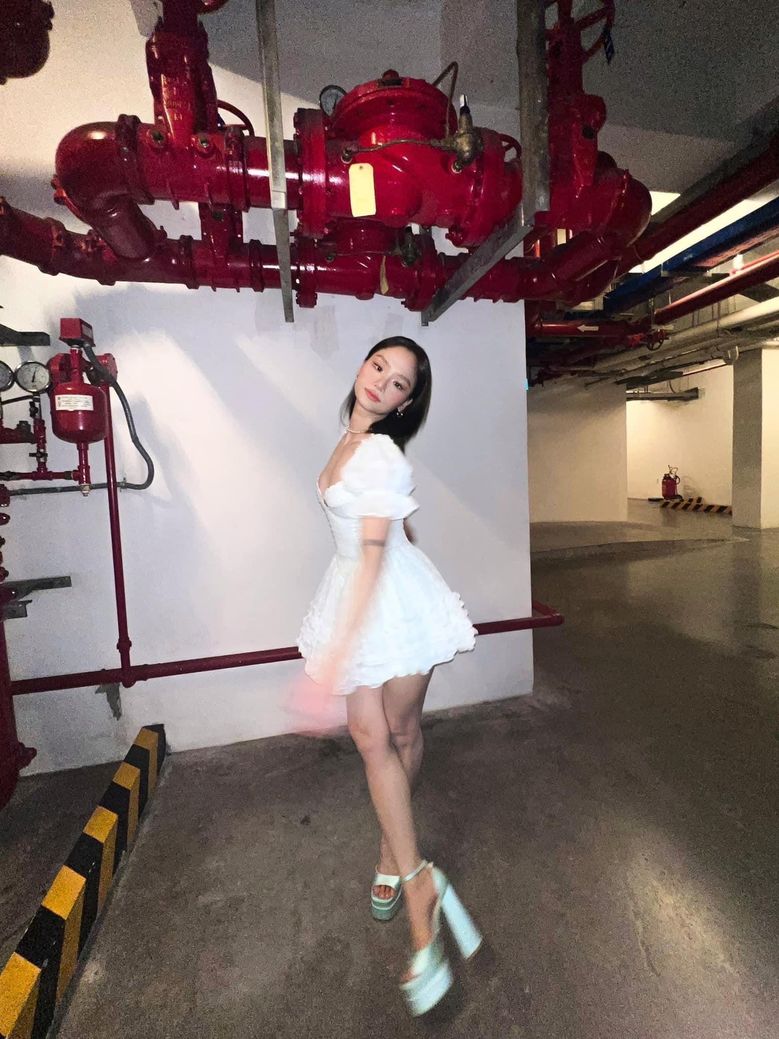 Đầm Dự Tiệc Dáng Xòe Tay Phồng Nhún Bèo Thiết Kế Cao Cấp MARTHA DRESS