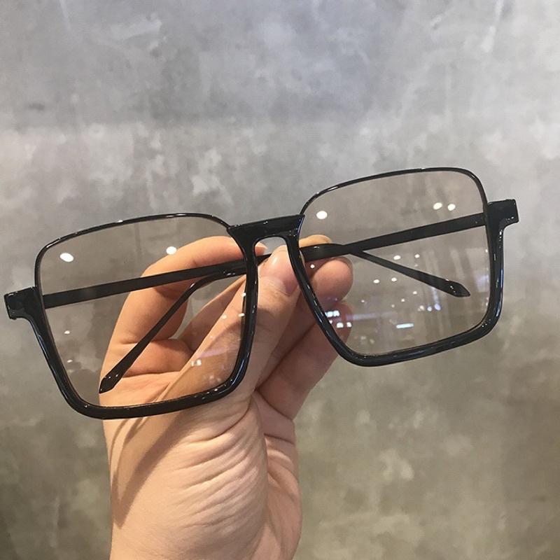 Kính râm nữ mắt vuông chống tia UV400 thời trang cao cấp màu đen DORISEYEWEAR