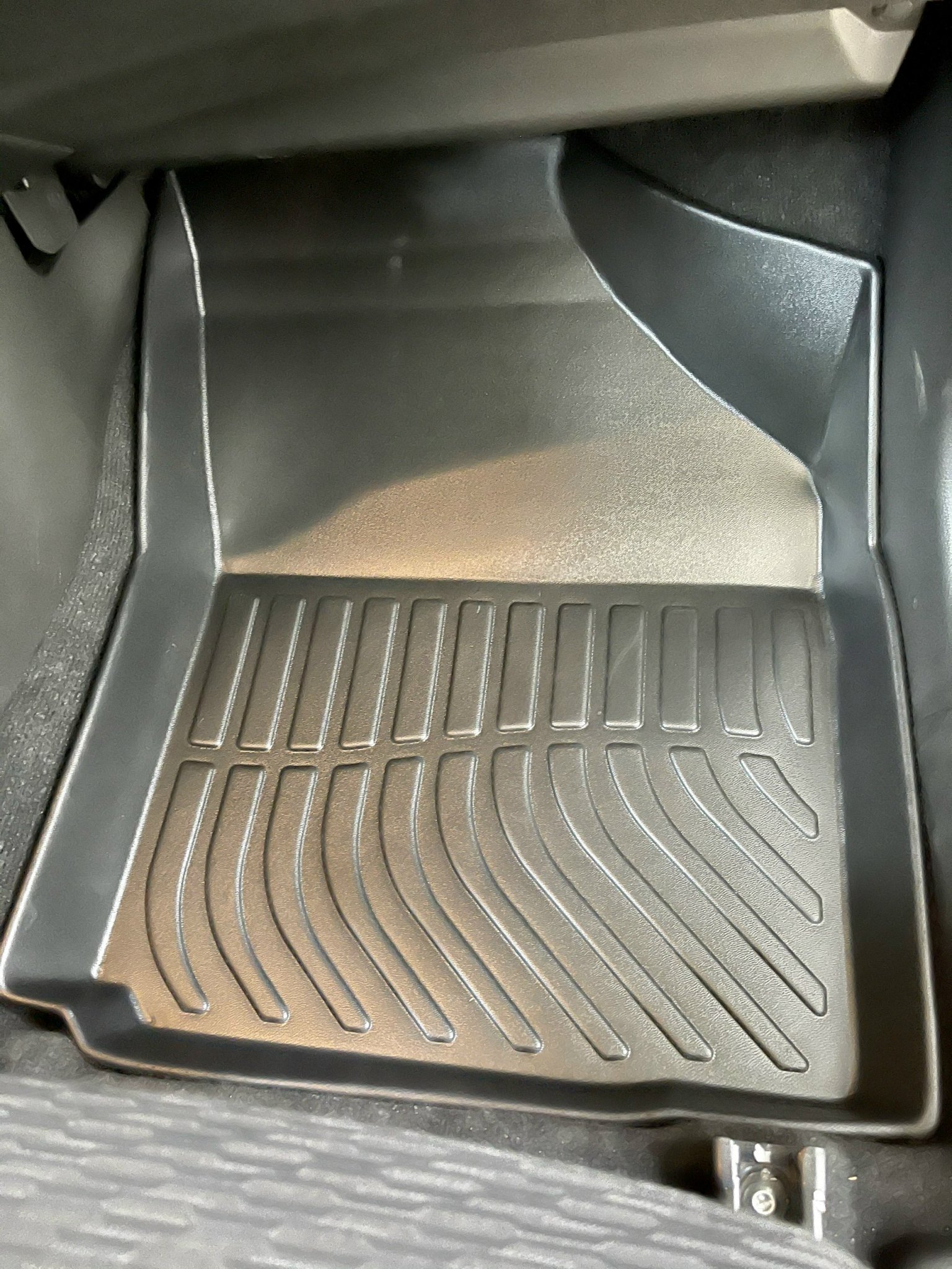 Hình ảnh Thảm lót sàn xe ô tô Suzuki Ertiga 2018-2021 (3 hàng ghế) Nhãn hiệu Macsim chất liệu nhựa TPE cao cấp màu đen
