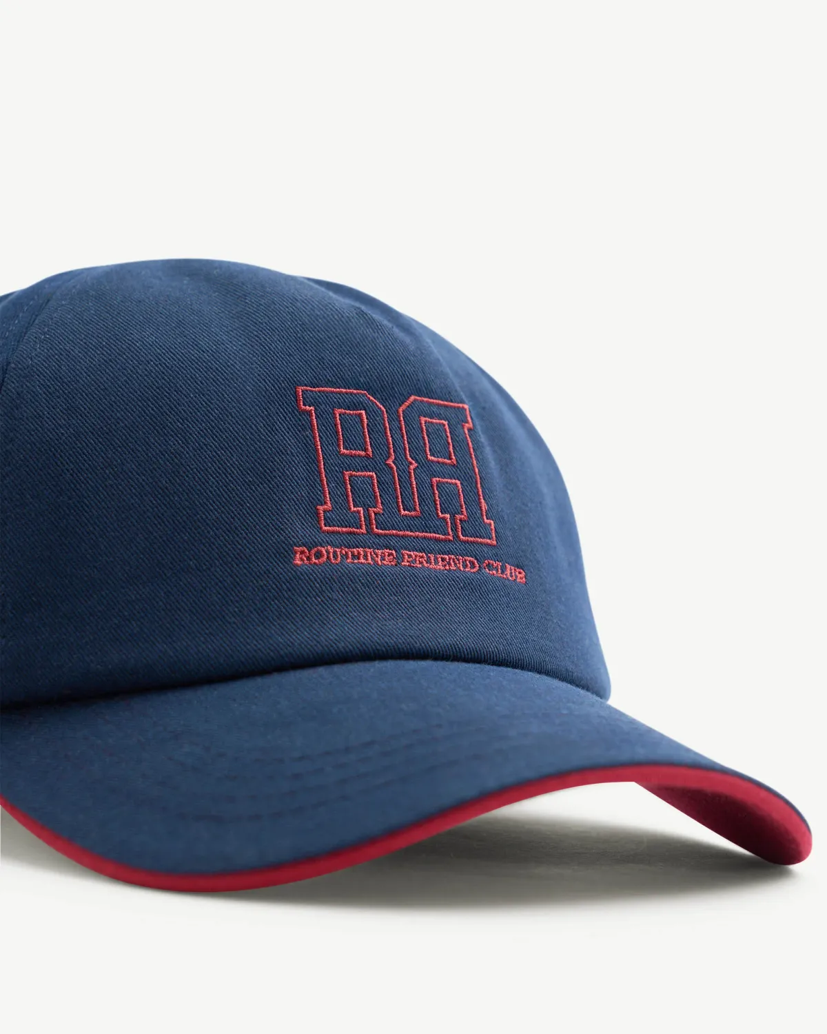 Nón kết (Mũ lưỡi trai) hình thêu. Freesize - RT 10S25CAP013 | ROUTINE CÀ MAU