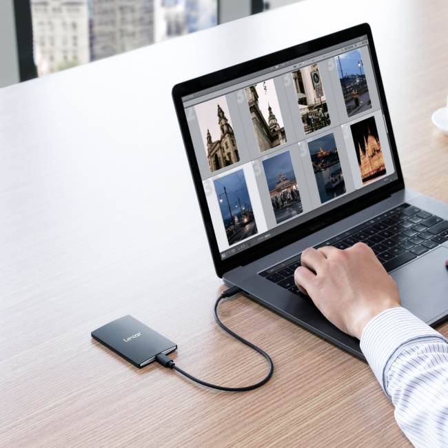 Ổ cứng di động Lexar SL500 Portable SSD 1TB, nhỏ gọn, tốc độ đọc 2000Mb/s, ghi 1800Mb/s - HÀNG CHÍNH HÃNG