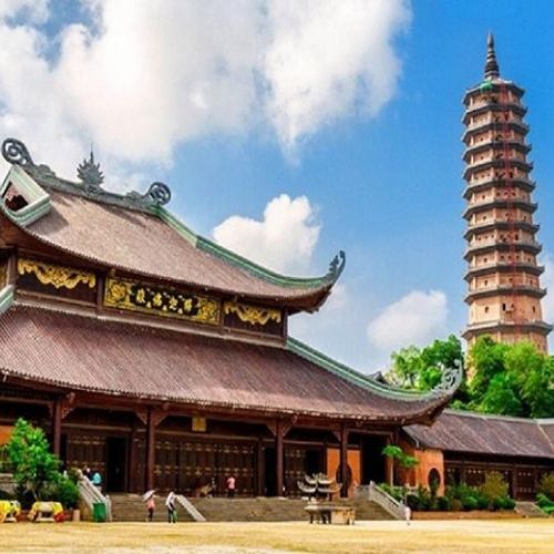 Tour 2N1Đ Khám Phá Ninh Bình - Hoa Lư - Tam Cốc - Hang Múa - Bái Đính - Tràng An (Trọn Gói Ăn Uống + Xe Đưa Đón Từ Hà Nội + Vé Tham Quan + 01 Đêm Ngủ Tại Ninh Bình)