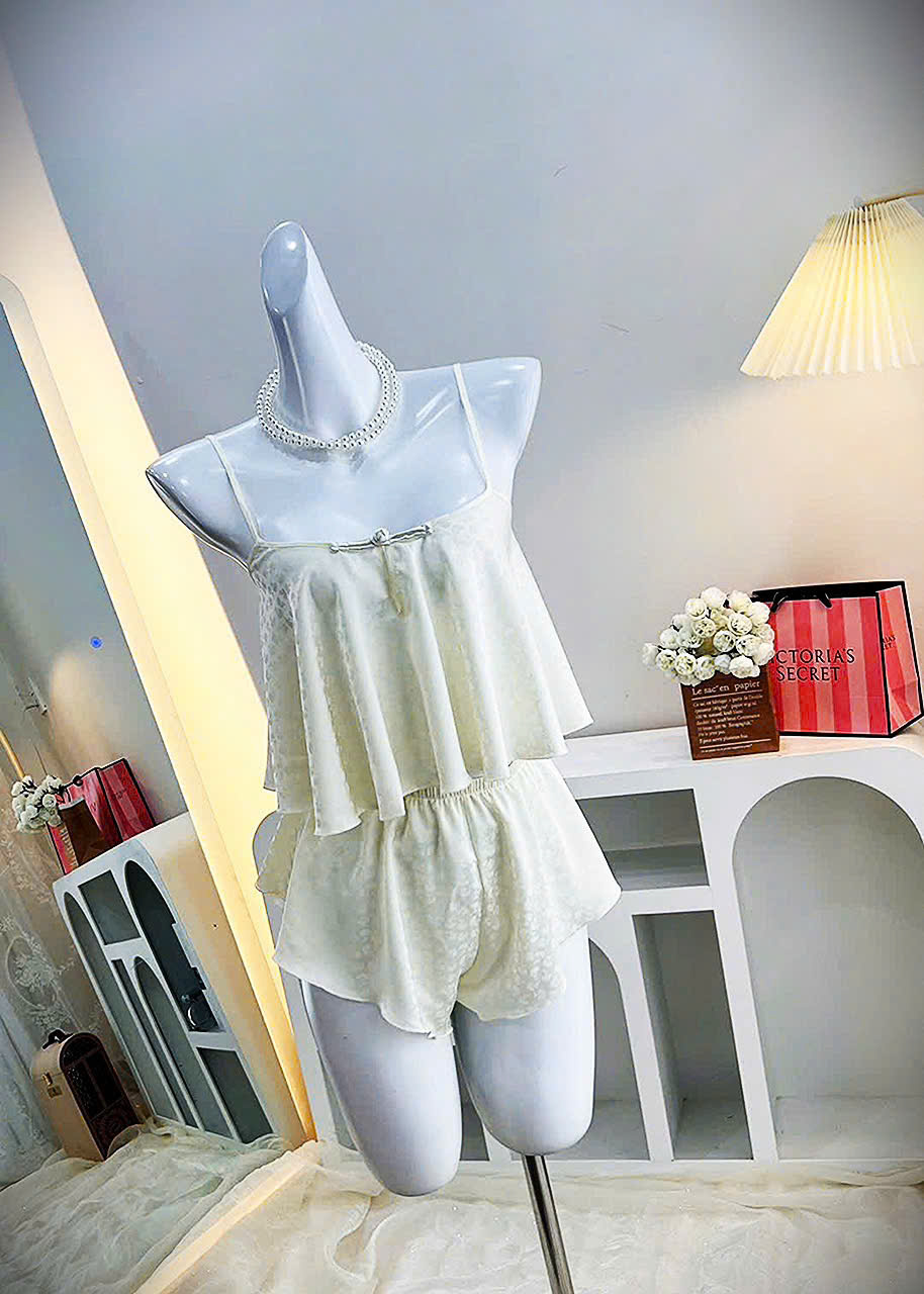Bộ Đồ Ngủ Lụa Quảng Châu Hai Dây Cao Cấp In Hoa Xinh Xắn