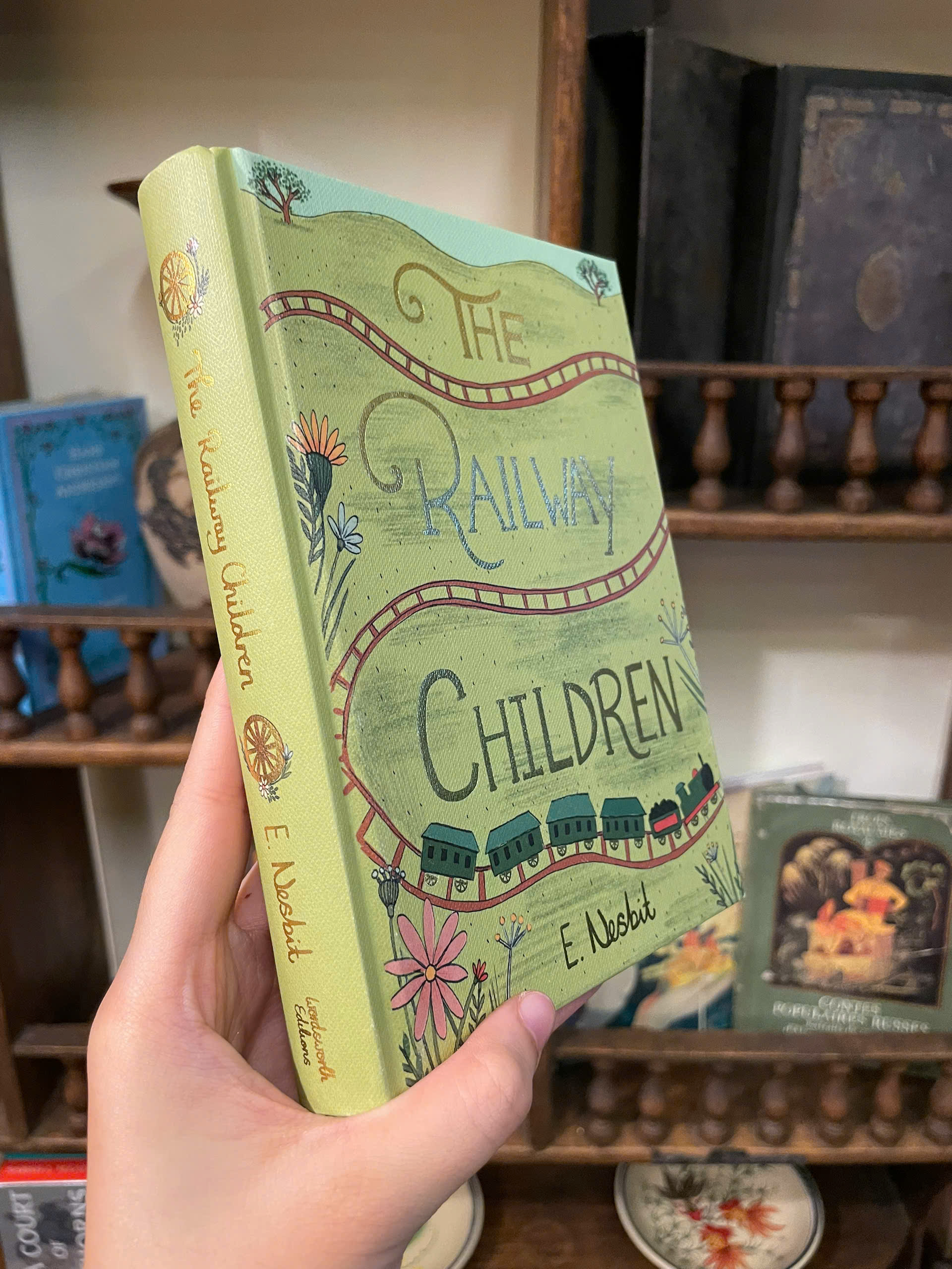 Sách - The Railway Children (Wordsworth Collector's Editions) by Edith Nesbit | Bìa cứng