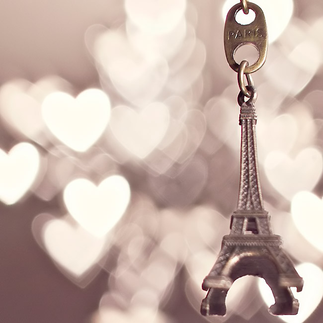 Combo 2 Móc Khoá Hình Tháp Eiffel Mạ Đồng Độc Đáo Đáng Yêu - Tặng miếng dán đa năng fixate