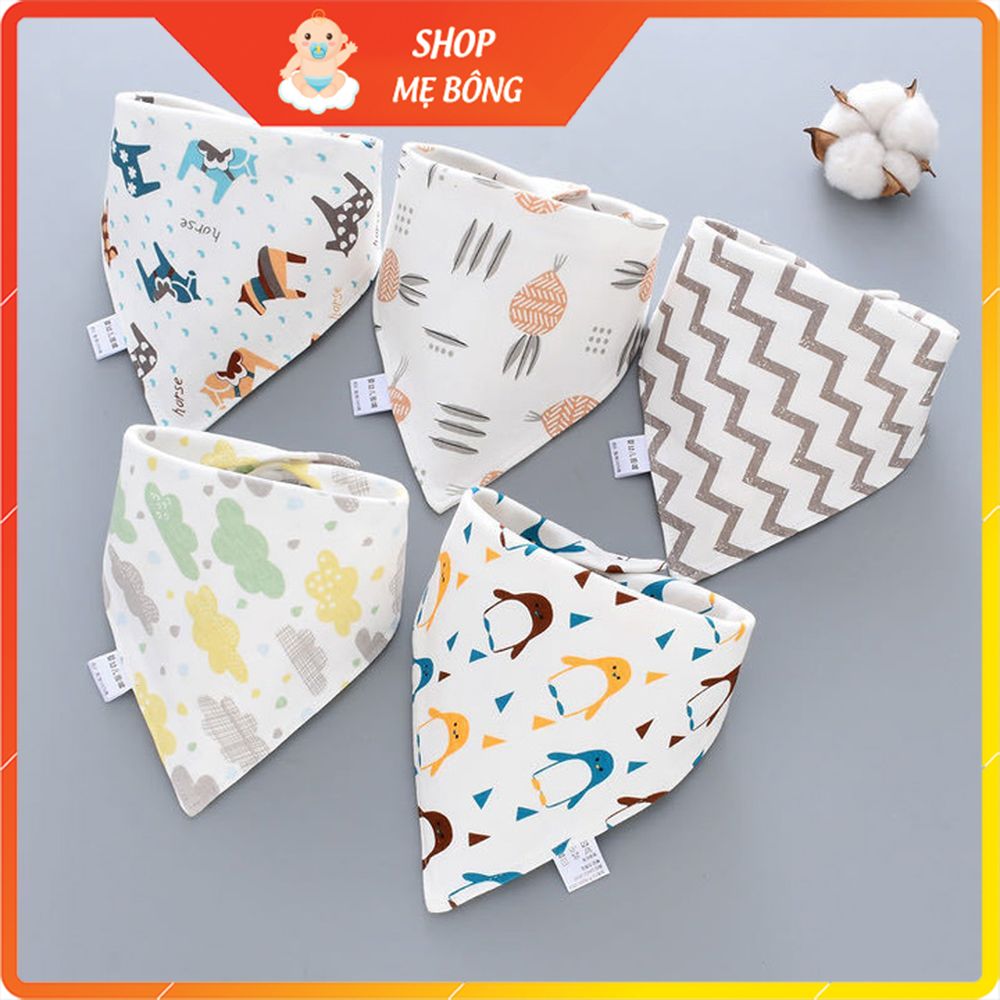 Set 5 yếm tam giác giữ ấm cổ cho bé được làm từ cotton, có cúc bấm rất tiện lợi