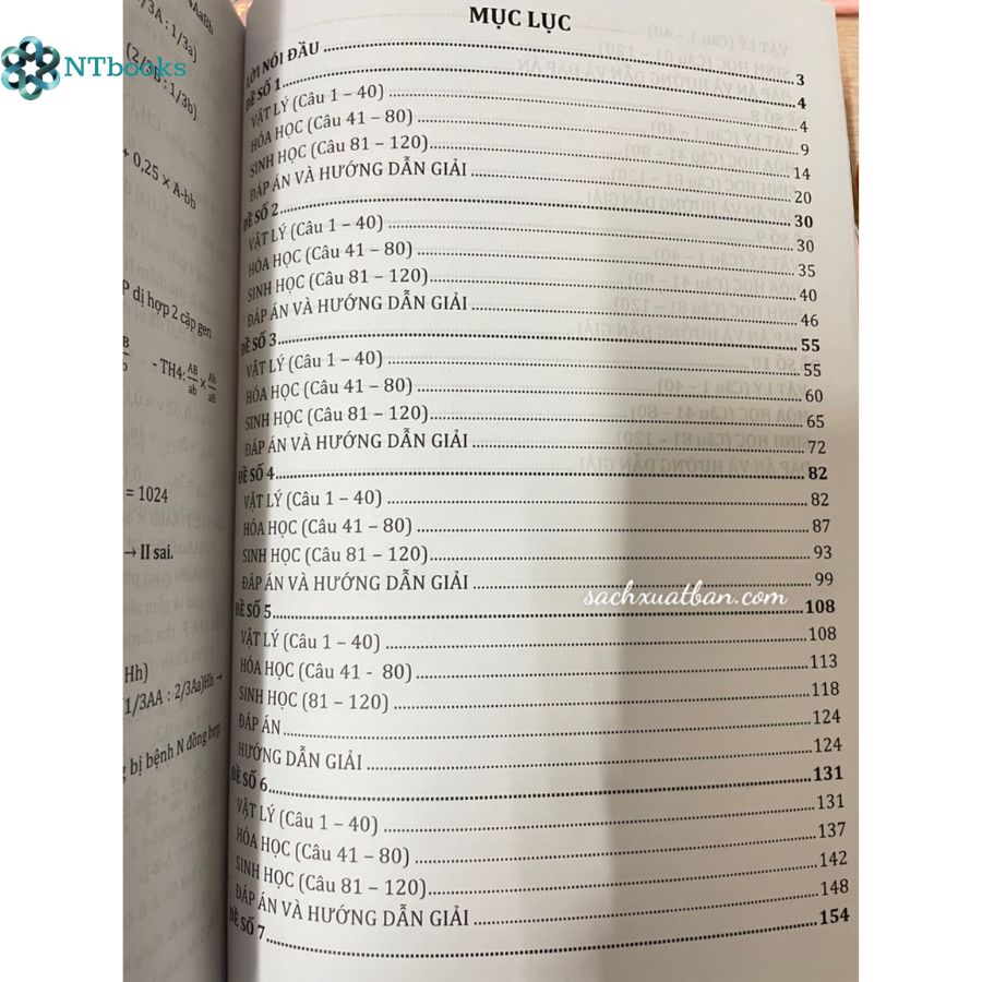 Sách Bộ đề tuyển chọn ôn thi tốt nghiệp bài thi THPT Môn Tiếng Anh