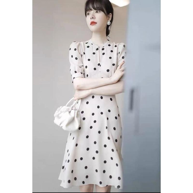 ĐẦM XÒE CHẤM BI CỔ TRỤ