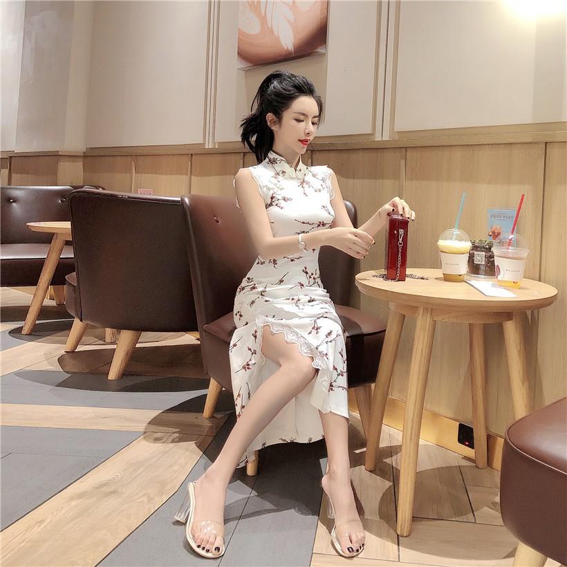 Sườn xám cách tân hoa anh đào