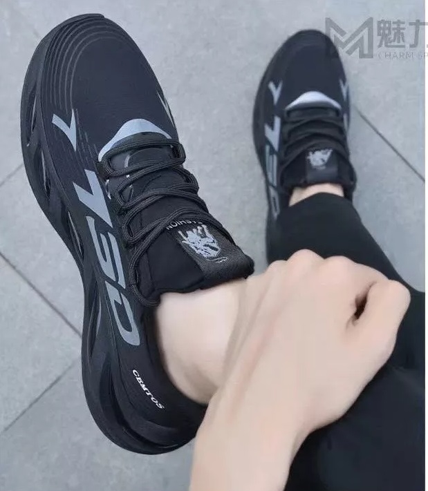 Giày Thể Thao Nam đế đen chất liệu vaỉ dệt đi êm thoải mái đi bộ,thể thao(2 mầu)k88