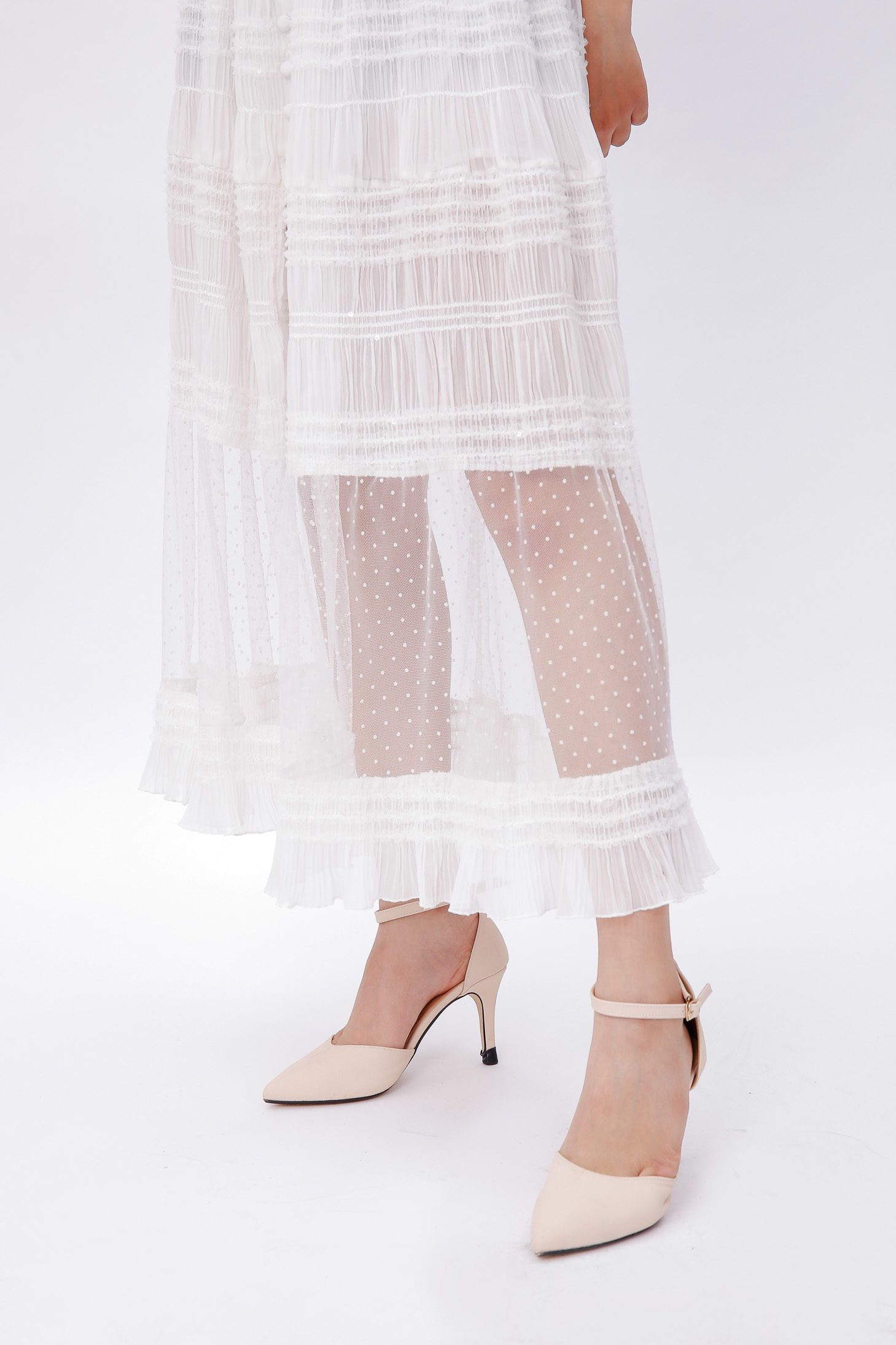 Đầm Lace High Collar Nech Maxi Dress