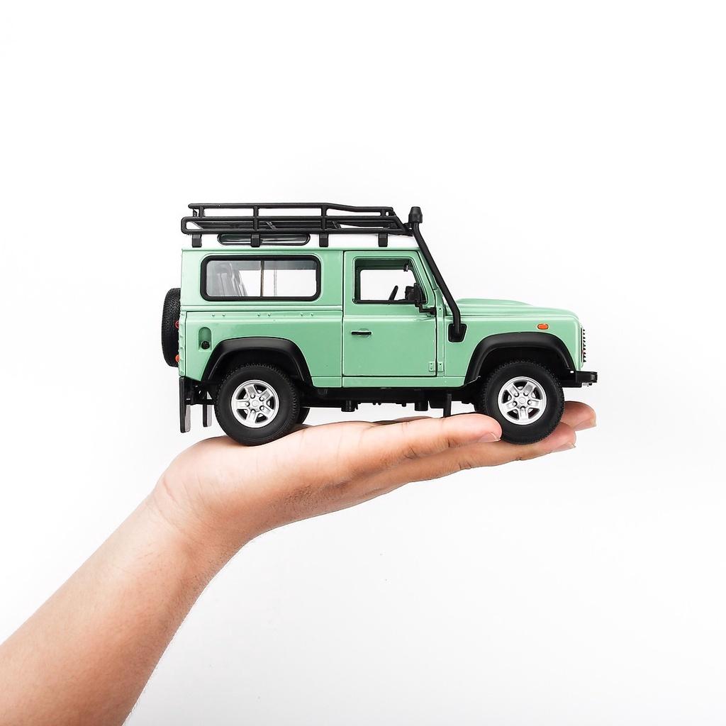 Mô hình xe Land Rover Defender Offroad Edittion 1:24 Green