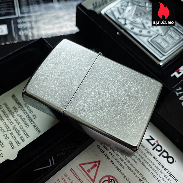 Bật Lửa Zippo 49294 – Zippo Lucky Seven Emblem Street Chrome