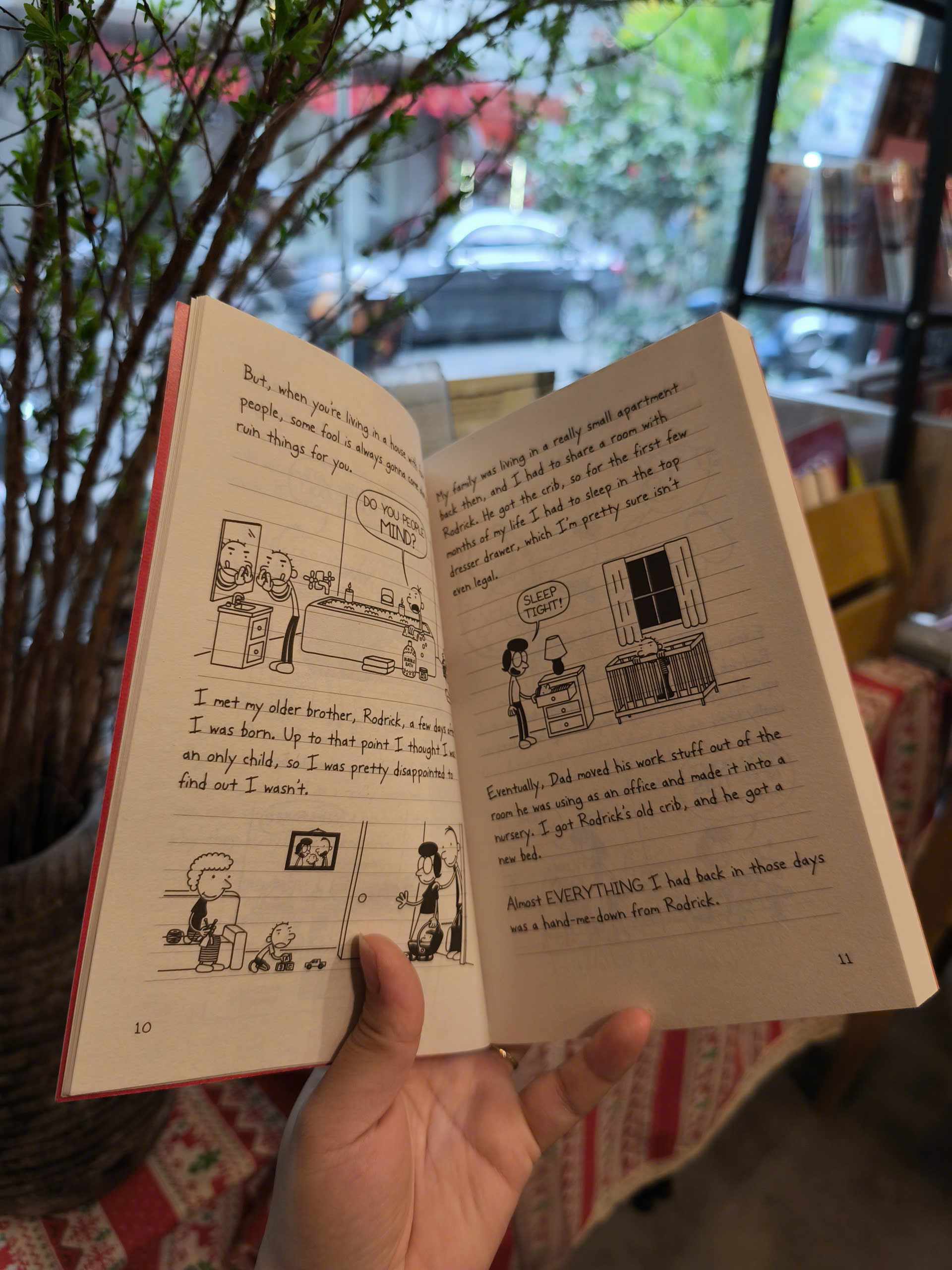 Sách - Diary of a Wimpy Kid: The Third Wheel (Book 7) by Jeff Kinney - Fiction/Humor/Childrens