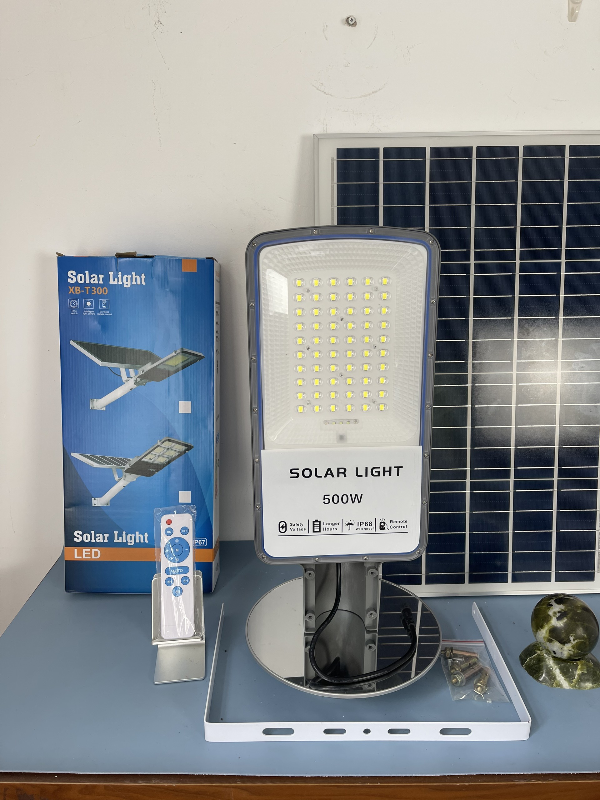 Đèn năng lượng mặt trời  bàn chải 500W, Vỏ nhôm, Tấm pin NLMT rời, Ánh sáng trắng- 500WBC