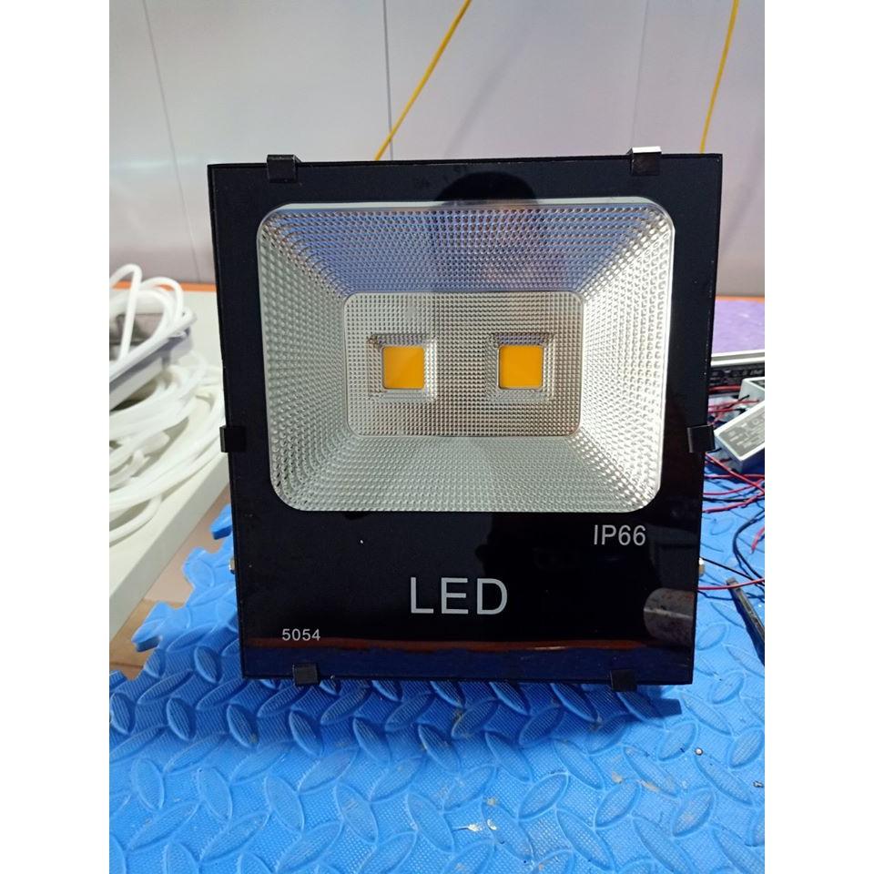 Đèn pha led chiếu sáng ngoài trời 100w