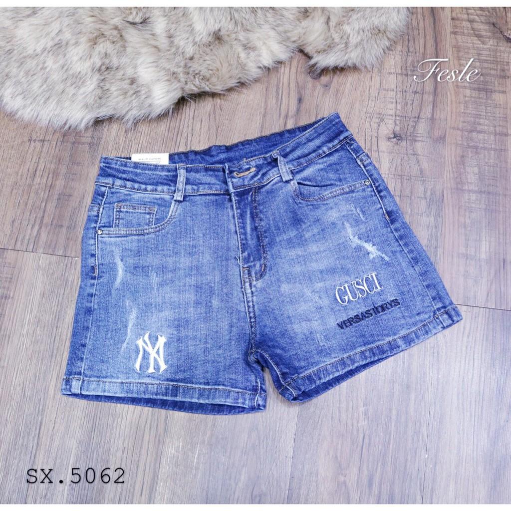 Quần Sooc Jeans Thêu Chữ Lưng Cao