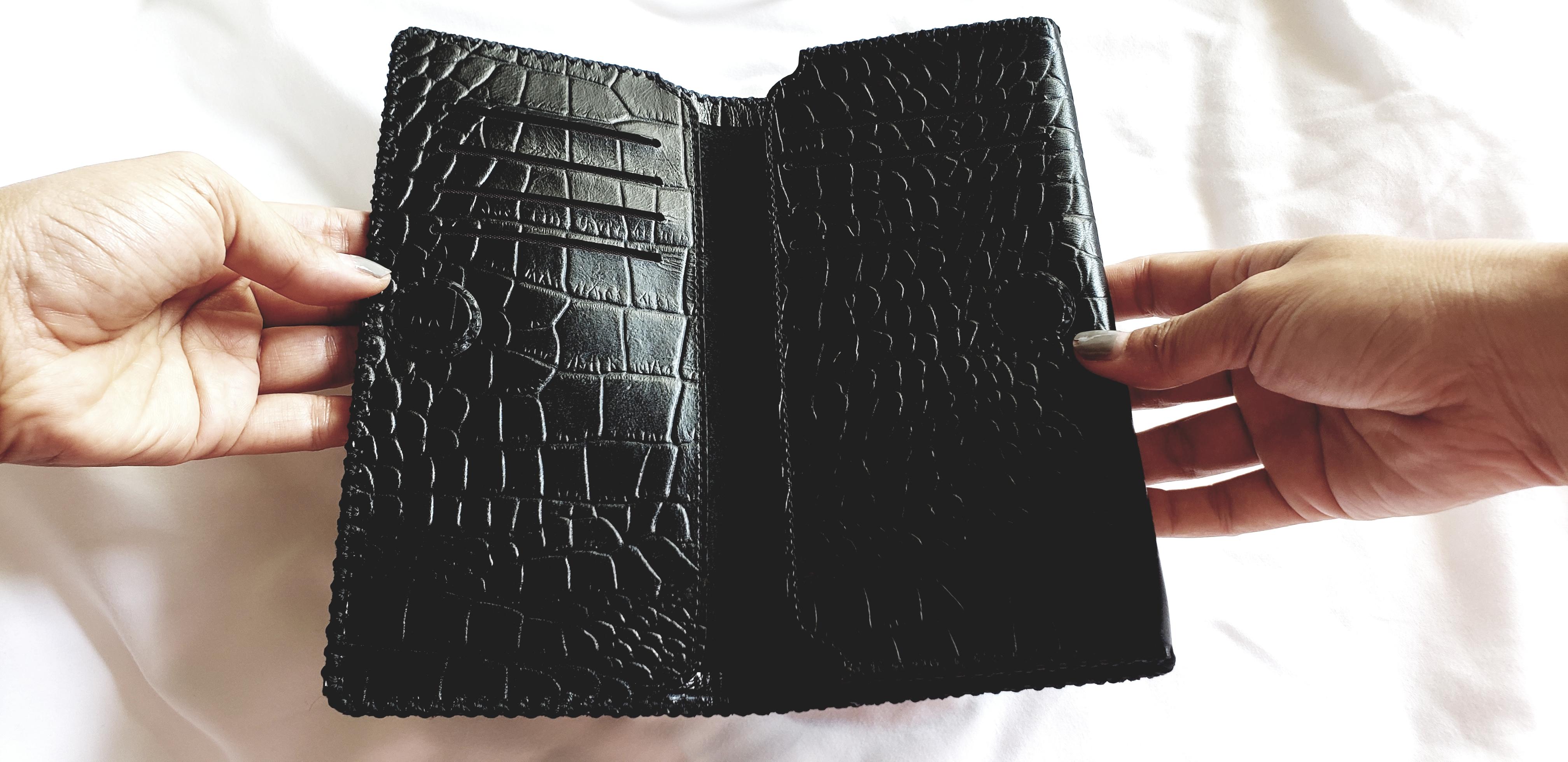 Ví da cầm tay nam handmade màu đen mã VDCTD3
