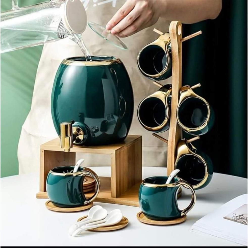 BỘ TRÀ BOM KÈM GIÁ TREO CỐC MÀU XANH CỔ VỊT VIỀN VÀNG
