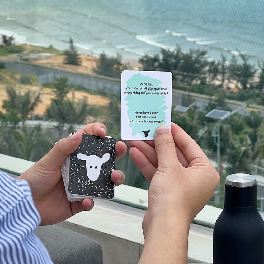 Bộ bài trò chuyện song ngữ Relationsheep lắng nghe bản thân và tâm sự chữa lành kết nối mọi người 62 lá