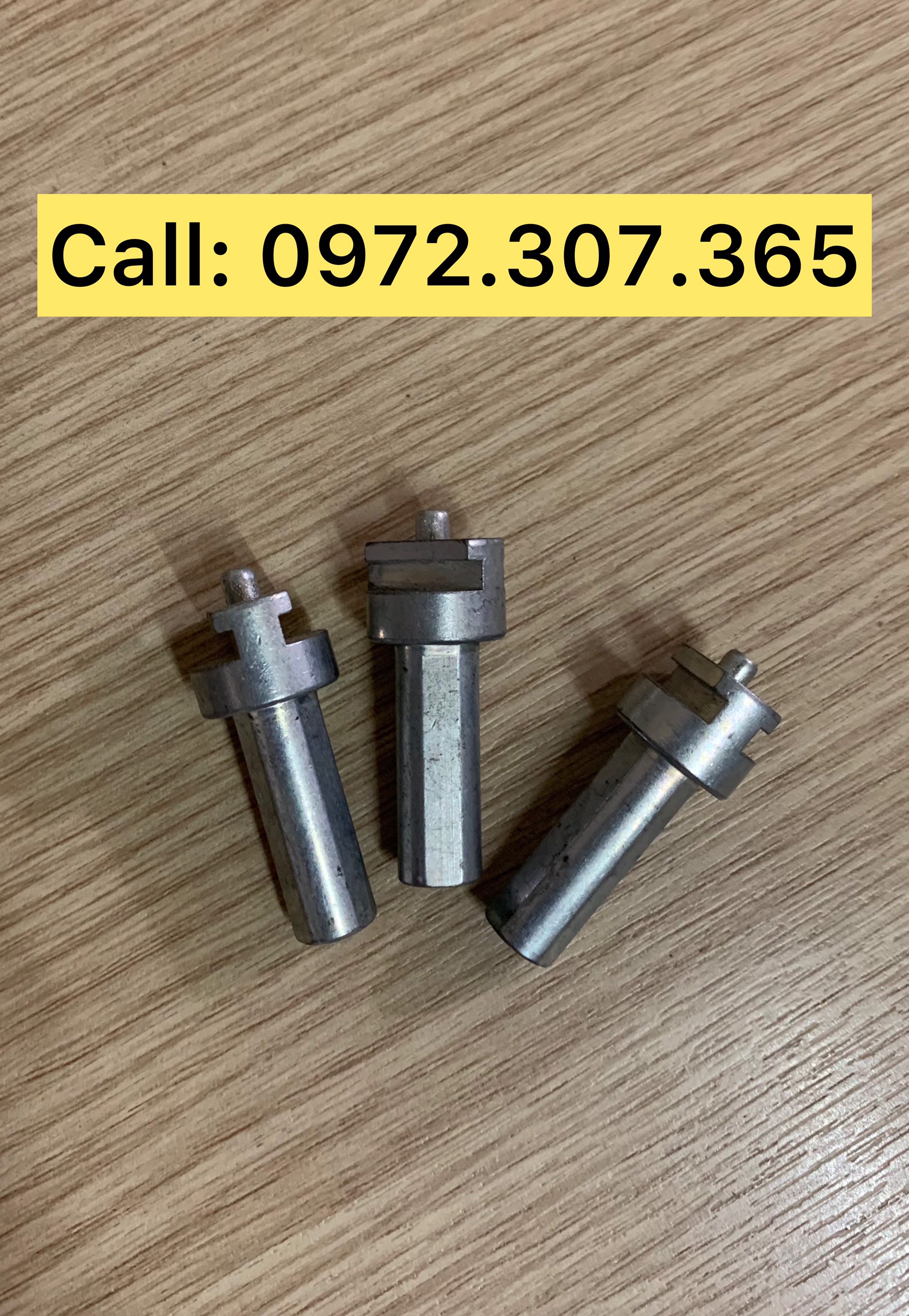 Đầu kết nối máy khoan dùng cho dây lò xo thông tắc cống phi 16. Chắc chắn, lắp đặt dễ dàng, tiện lợi