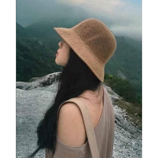 Mũ cói nữ chữ M, Nón nữ rộng vành chữ M kiểu dáng Hàn Quốc.