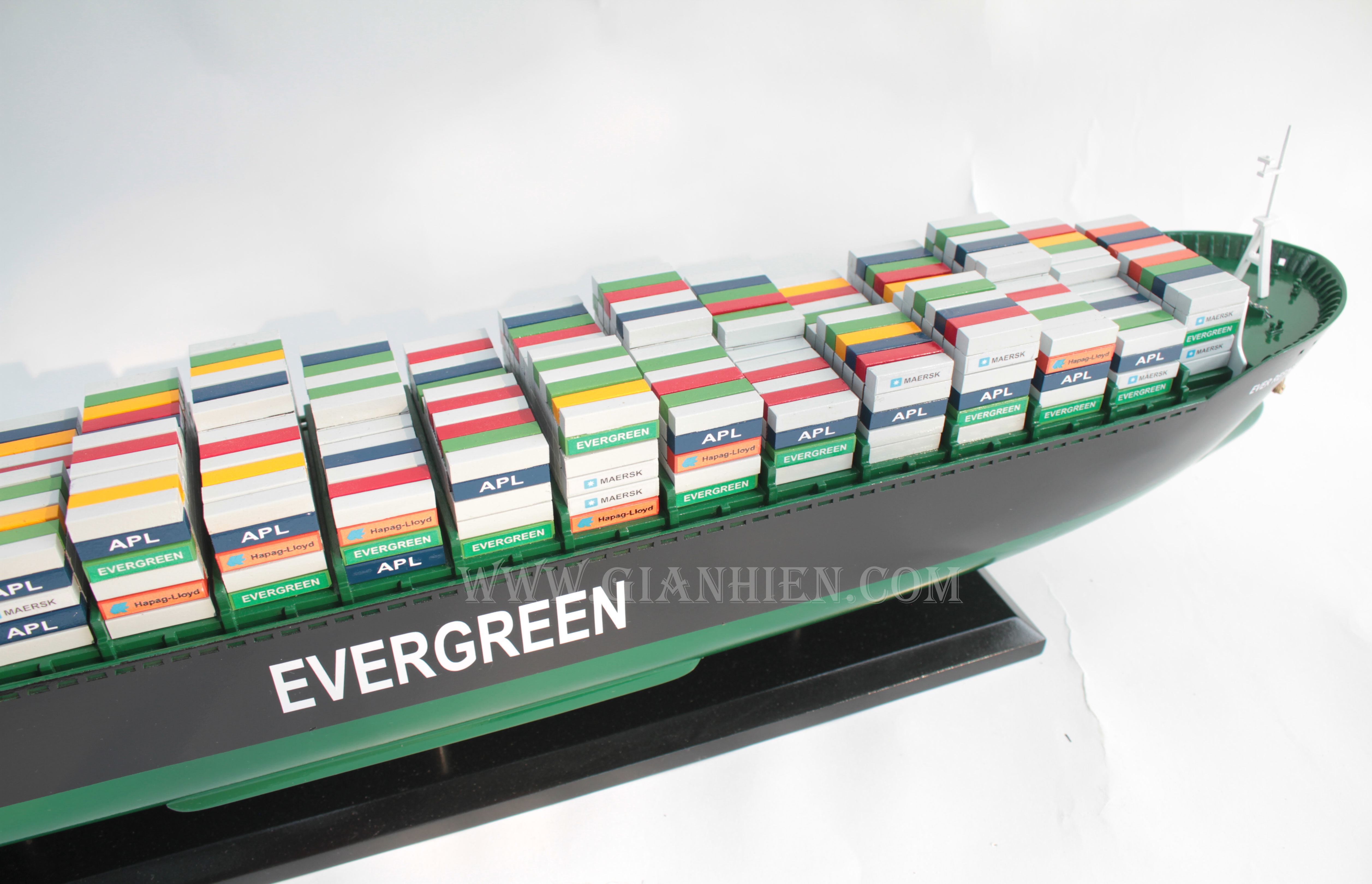 Mô hình tàu chở hàng EVERGREEN