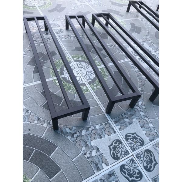 Kệ kê chậu cây ban công Dài 100cm. Rộng 15cm.Cao 10-15-20-25cm.1 nan phụ. 4 chân. Hộp thép 2x2cm