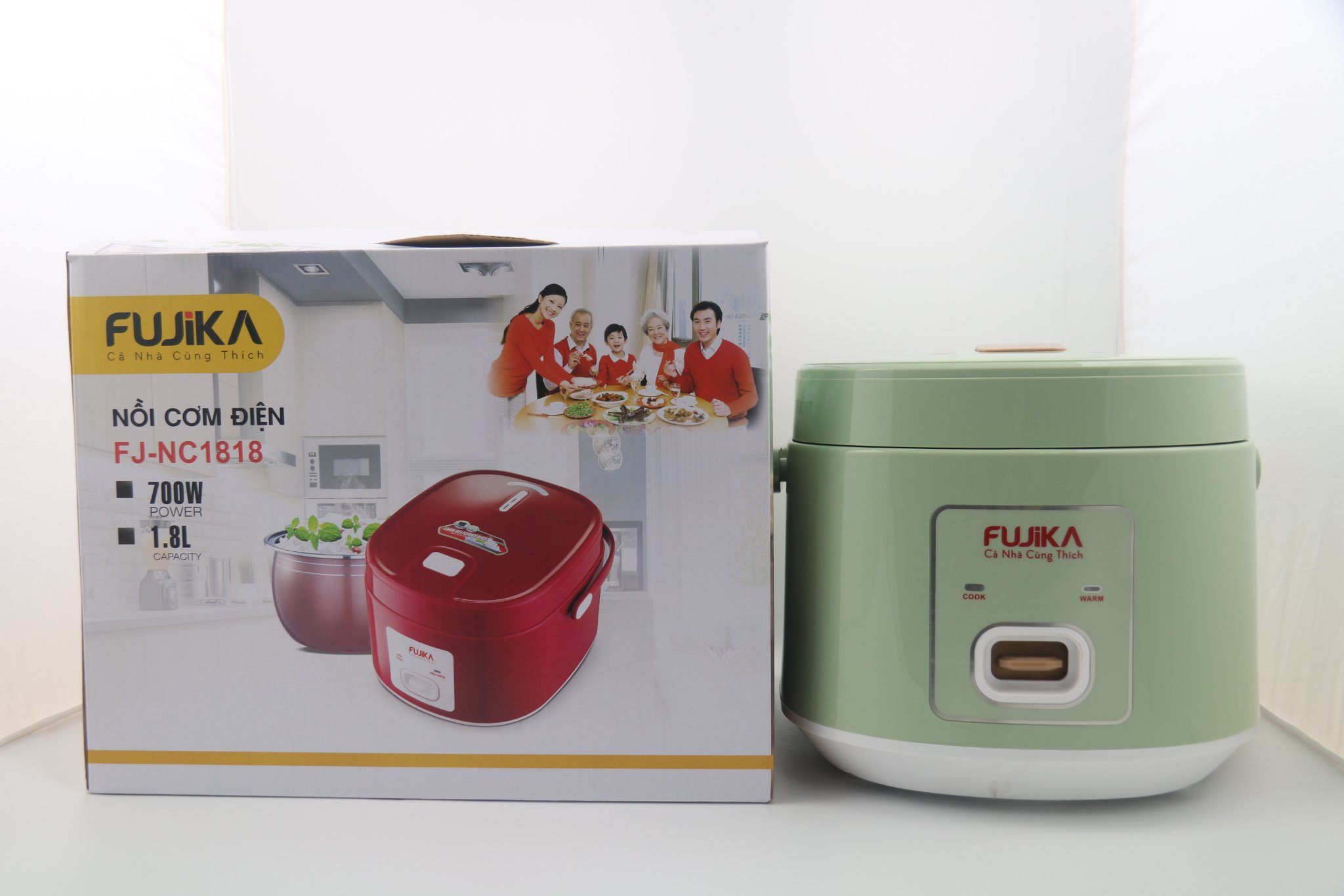 Nồi Cơm Điện Lòng Niêu FUJIKA FJ-NC1818 (1.8 lít) - Màu Ngẫu Nhiên - Hàng Chính Hãng