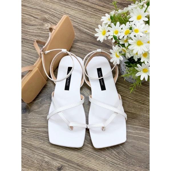 Dép nữ quai hậu, giày sandal nữ đi học dây xỏ ngón trơn đơn giản màu đen nude và trắng đế bệt size từ 35 đến 39