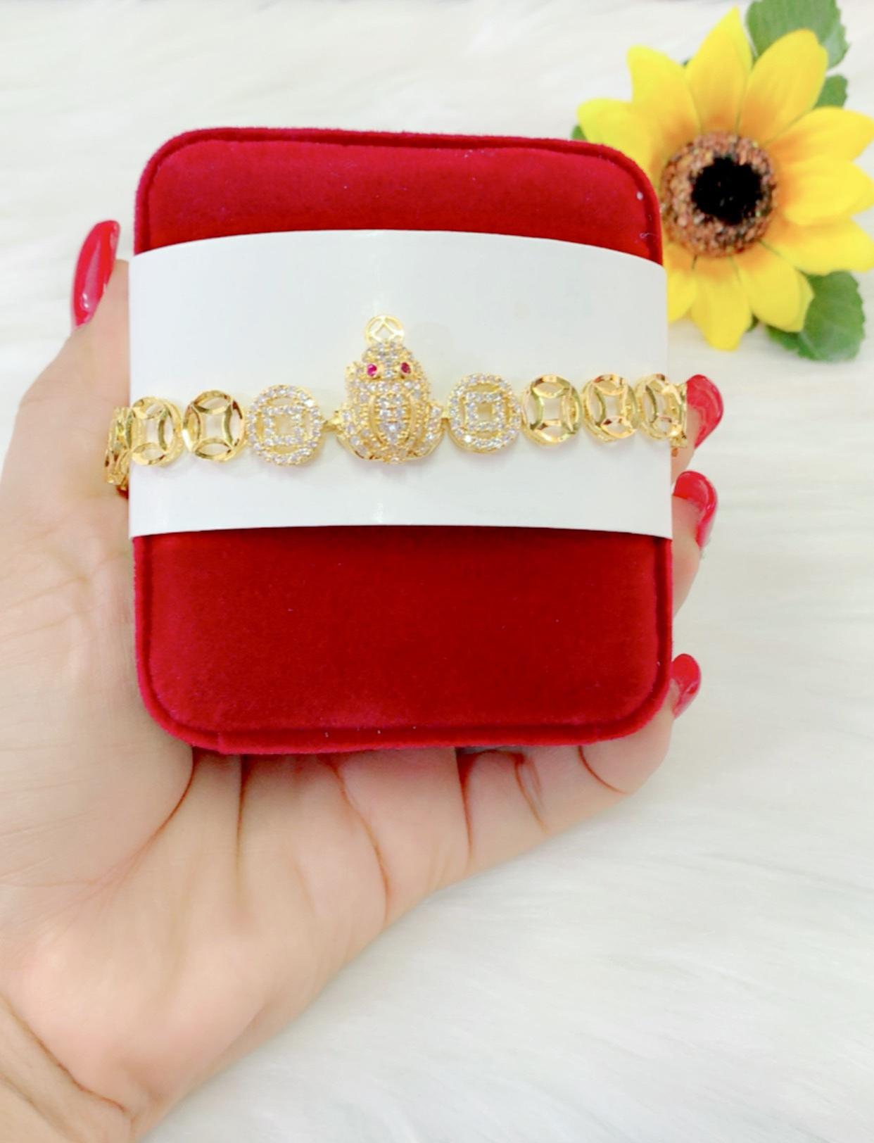 Lắc tay nữ cóc ngậm tiền may mắn mạ vàng 18k