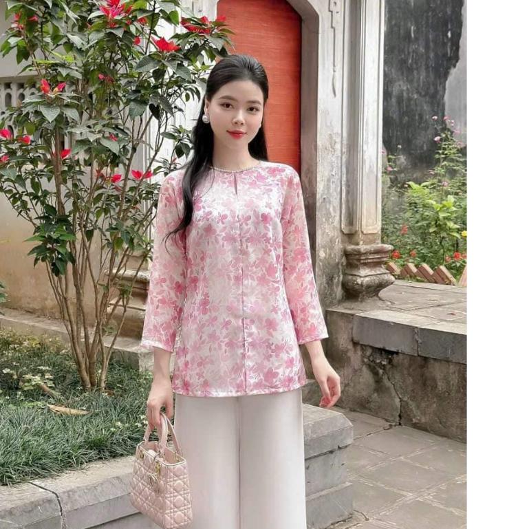 Đồ lam đi chùa chất áo tơ in hoa màu hồng phối hợp quần lụa trắng - Pháp Phục Hiếu Hạnh