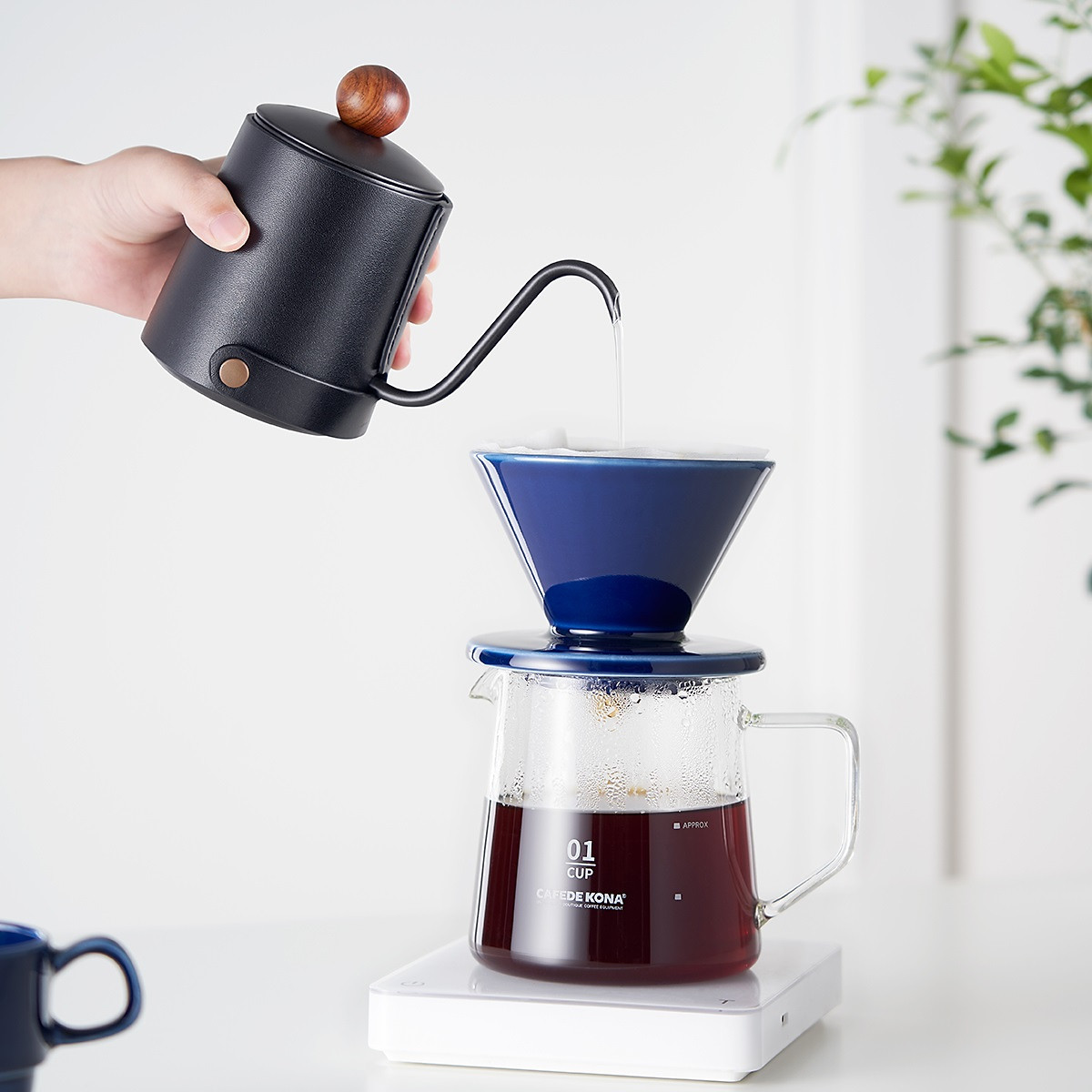 Phễu Pour over V60 01 sứ Hasami Nhật Bản CAFE DE KONA