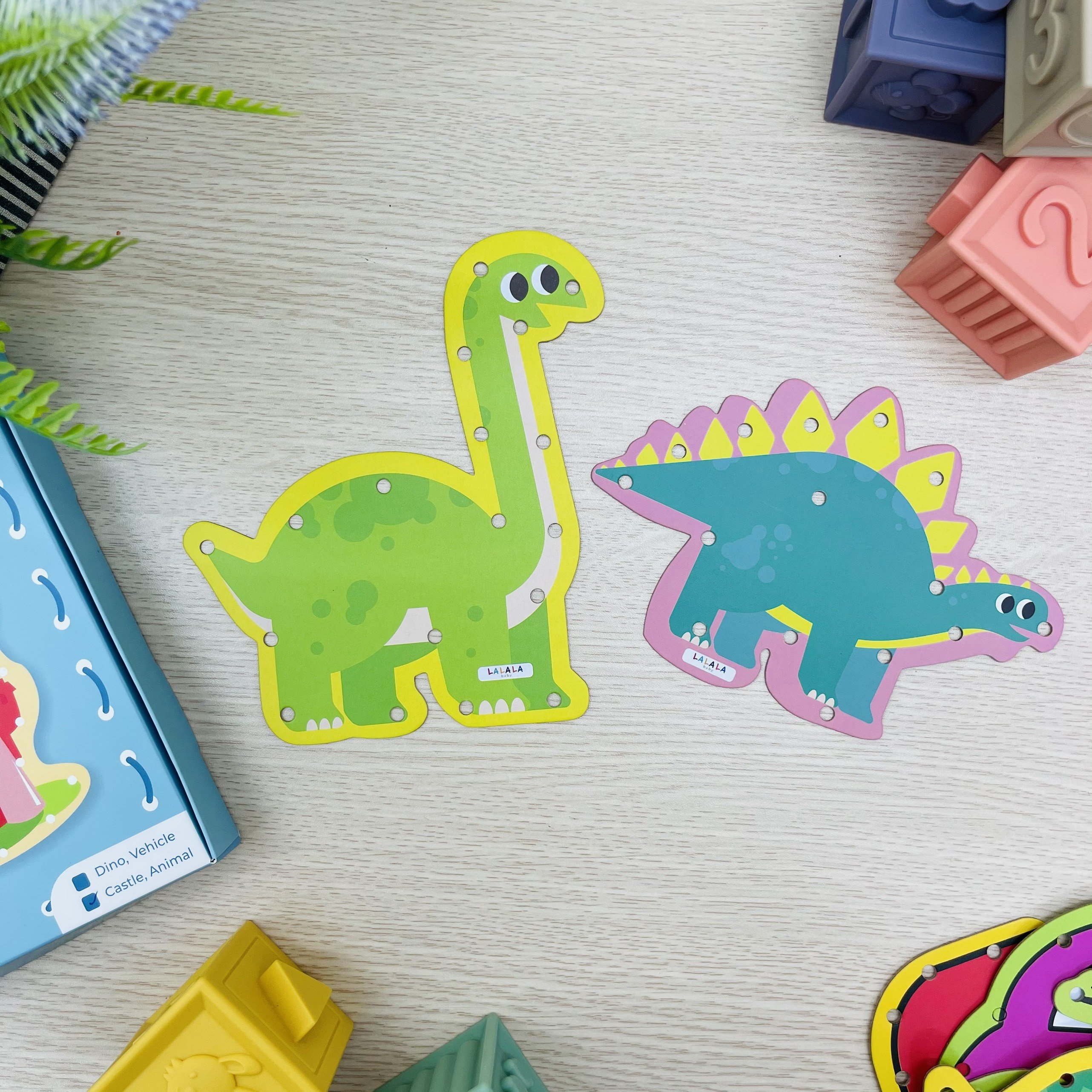 Đồ Chơi Xỏ Dây Lacing Cards - Bộ 10 Thẻ Động Vật Khủng Long Phương Tiện Giao Thông - Lalala Baby