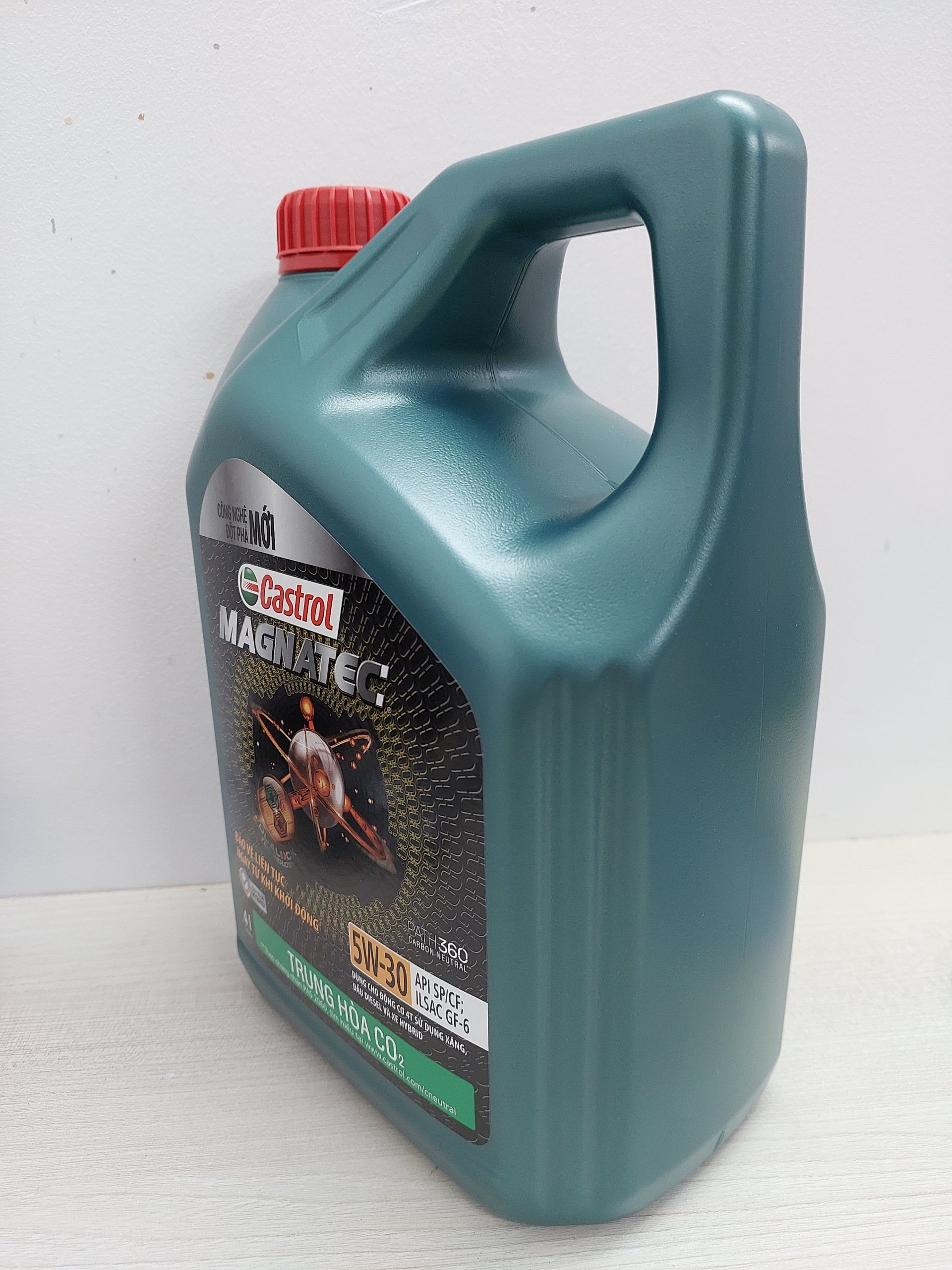 Dầu nhớt ô tô cao cấp tổng hợp toàn phần Castrol Magnatec 5W-30 API SP - 4L