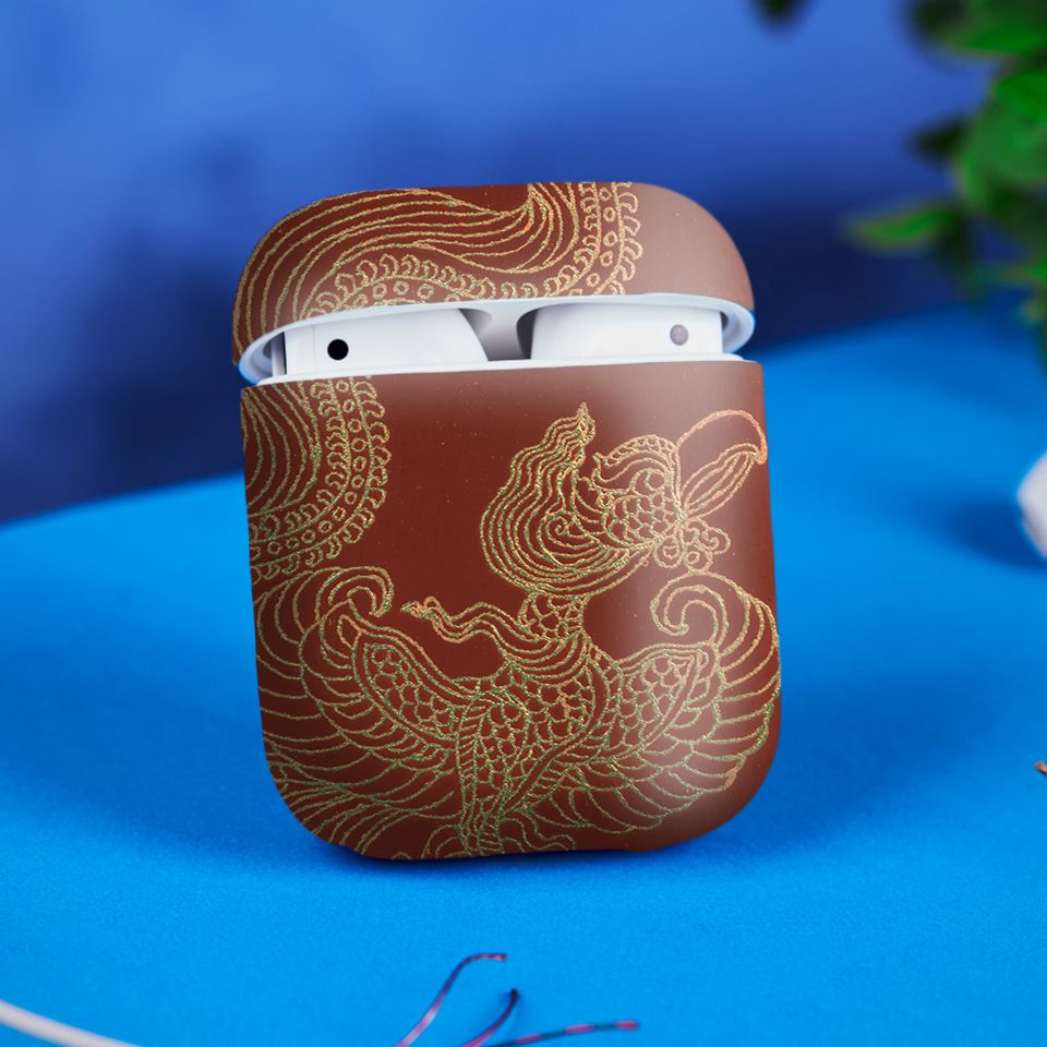 Miếng dán skin chống bẩn cho tai nghe AirPods in hình Rồng bay Phượng múa - lsm042 (bản không dây 1 và 2)