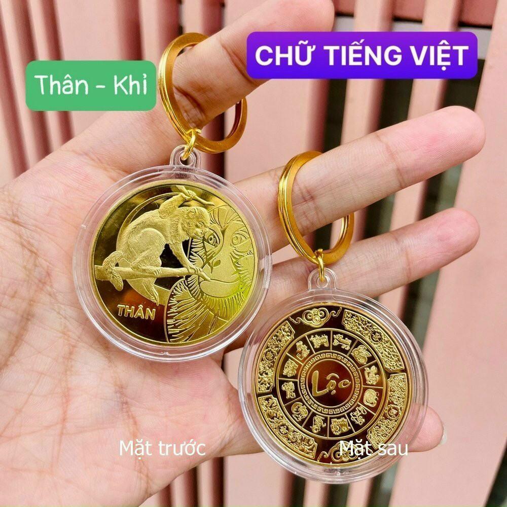 Móc khóa 12 Con Giáp May Mắn mạ vàng ứng với số tuổi của bạn đem lại May mắn và Tài Lộc treo bên túi xách chìa khóa.
