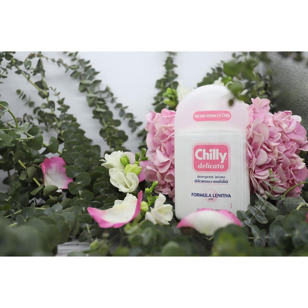 Combo 2 chai Dung dịch vệ sinh phụ nữ Chilly Delicato - Dưỡng mềm mại, sạch dịu êm - số 1 tại Italy-